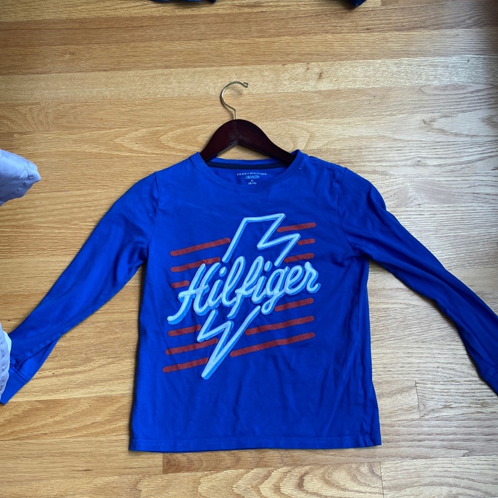 This is from Tommy Hilfiger medium size 9/10